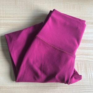 Lululemon Wunder Train High-Rise Tight 25" in Pomegranate size 2